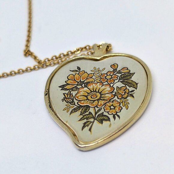 Vintage Reed & Barton Damascene Floral Heart Pendant with Amway GF 16' Chain - Picture 2 of 13